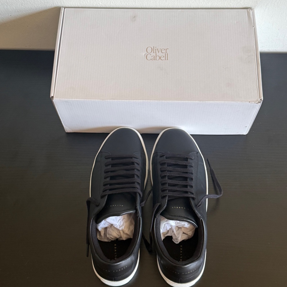 Oliver Cabell Black Leather LowTop Sneakers Unisex size 41 Men 8 women 11